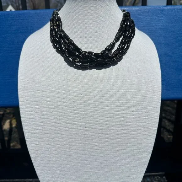AMANDA BLACK BEADED STATEMENT NECKLACE